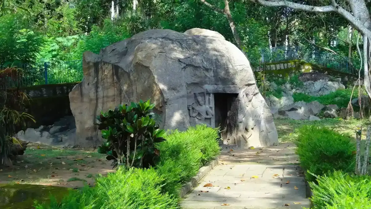 Vizhinjam Rock Cut Cave Temple